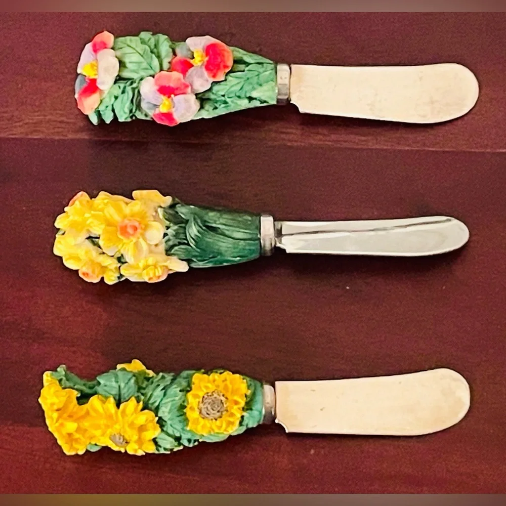 Mud Pie Floral Cheese Board Set Monogram P (NIB) Spring Spreader Knives Gift